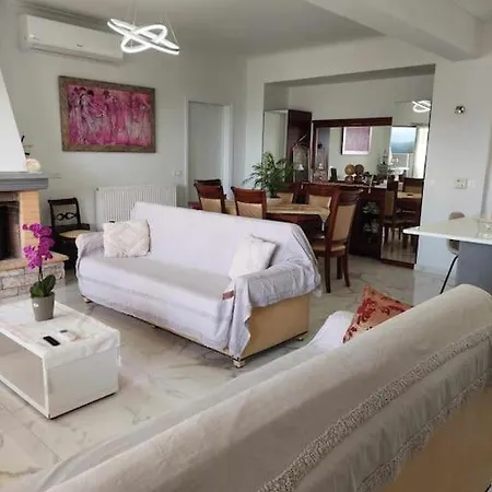 Baso Hilltop 3 Apartment Argassi