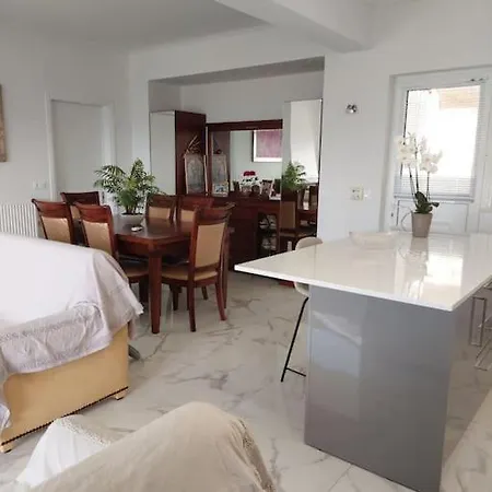 Baso Hilltop 3 Apartment *