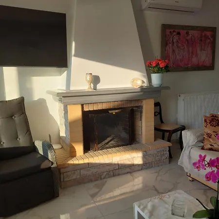 Baso Hilltop 3 Apartment Argassi