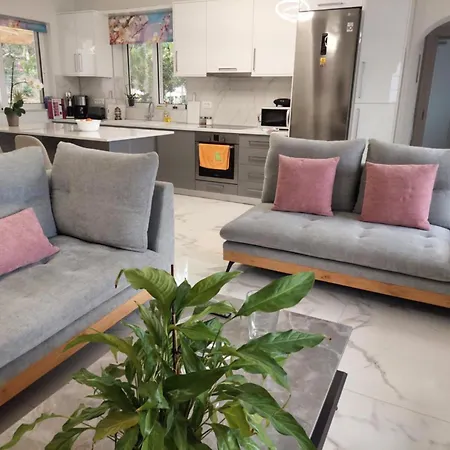 Appartement Baso Hilltop 3 *