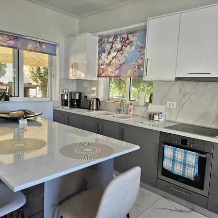 Baso Hilltop 3 Argassi